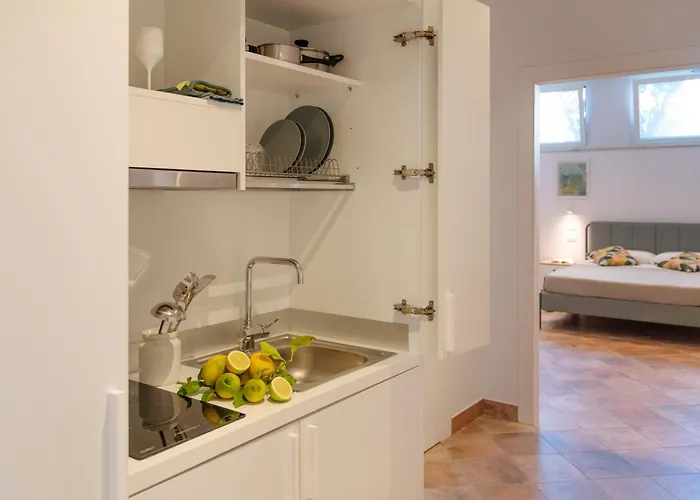 Eleni Отель Сорренто