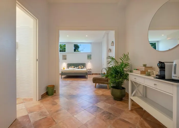 Eleni Отель Сорренто