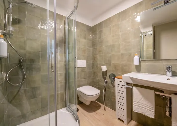 Eleni Сорренто