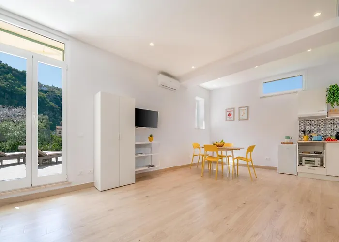 Отель Eleni Сорренто