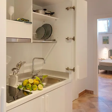 Eleni Отель Сорренто